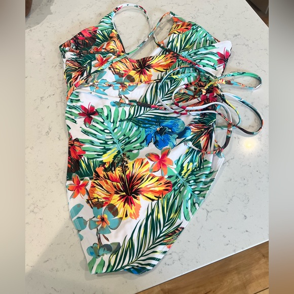 Tropical front tie one piece - Picture 7 of 7